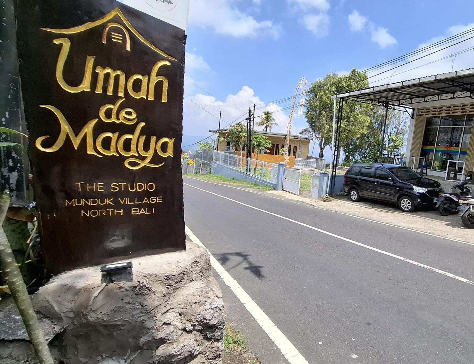 Umah De Madya & Rooftop De Madya Munduk Exterior foto